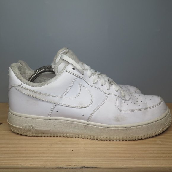 Nike Air Force 1 07 Low Men Triple White Size 10.5 Nike Air Force 1 07 Low Men Triple White Size 10.5